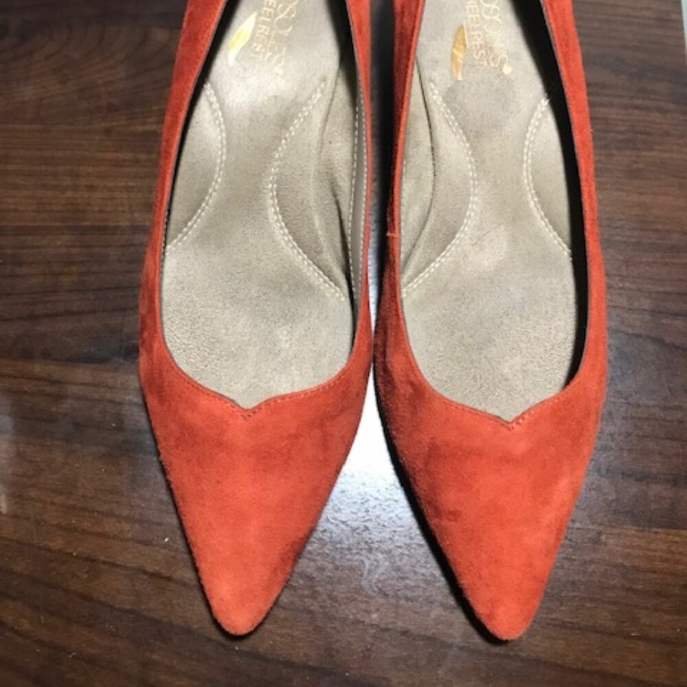 AEROSOLES Red Suede Heels